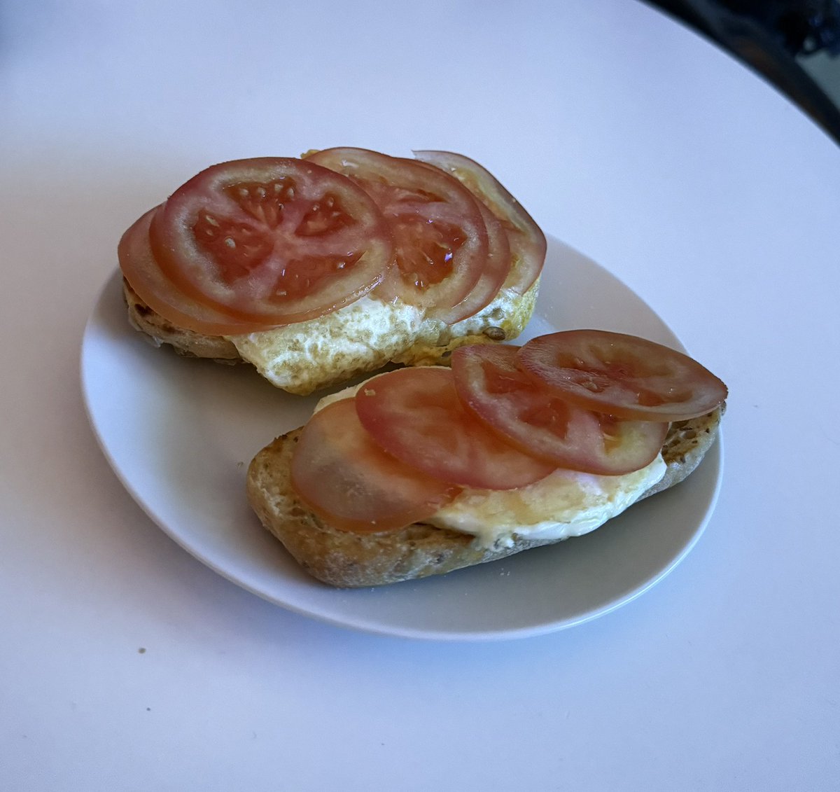ImToSadForThis_'s tweet photo. Meal of the day ✨ 
Looks horrible, but I was just really craving some eggs and bread. Didn’t eat yesterday so hopefully it’s fine even though it’s heavy… https://t.co/tGzdbFNWUU