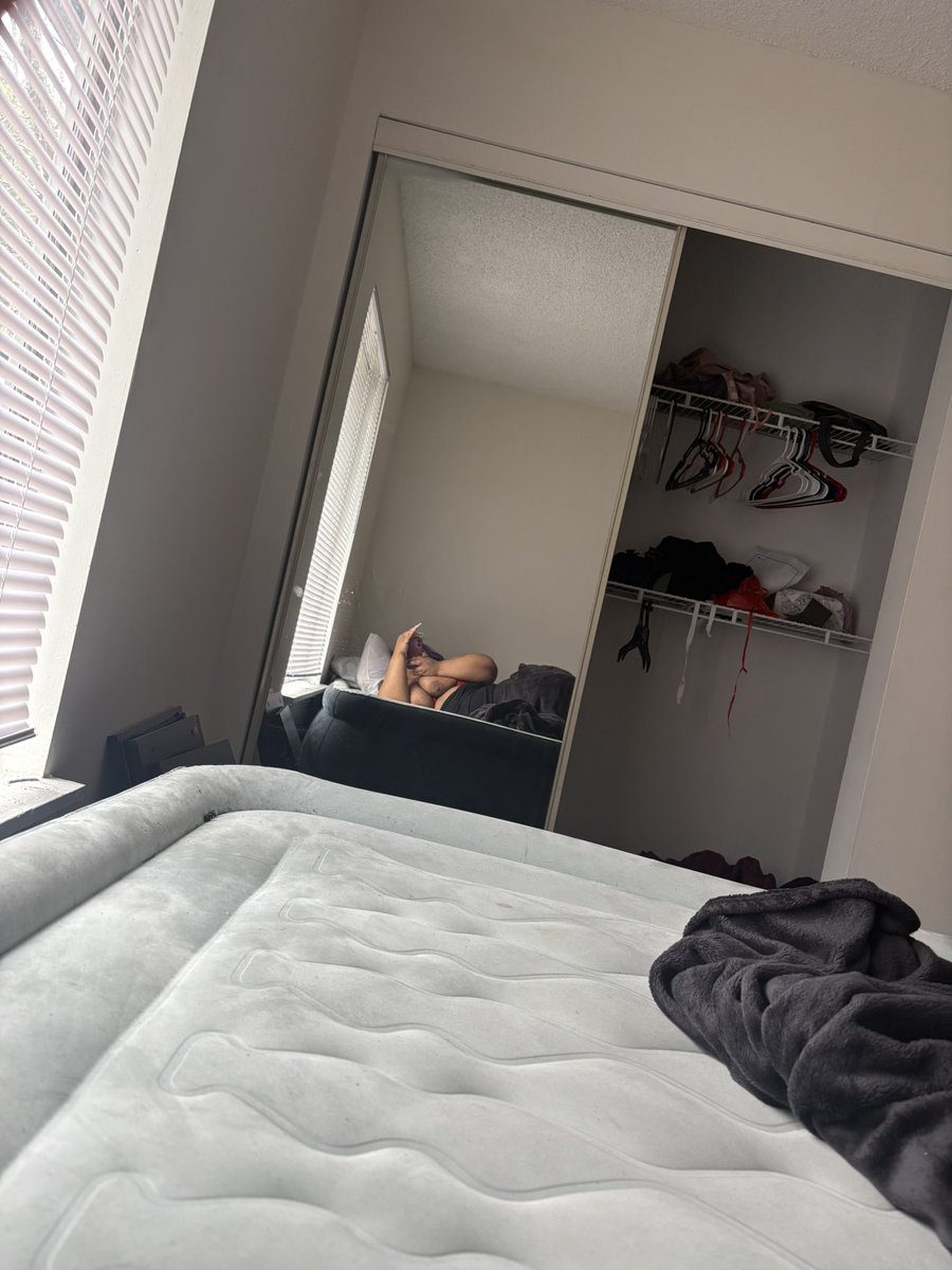 naadpox's tweet photo. be chilling just like this https://t.co/Zv7U9akacq