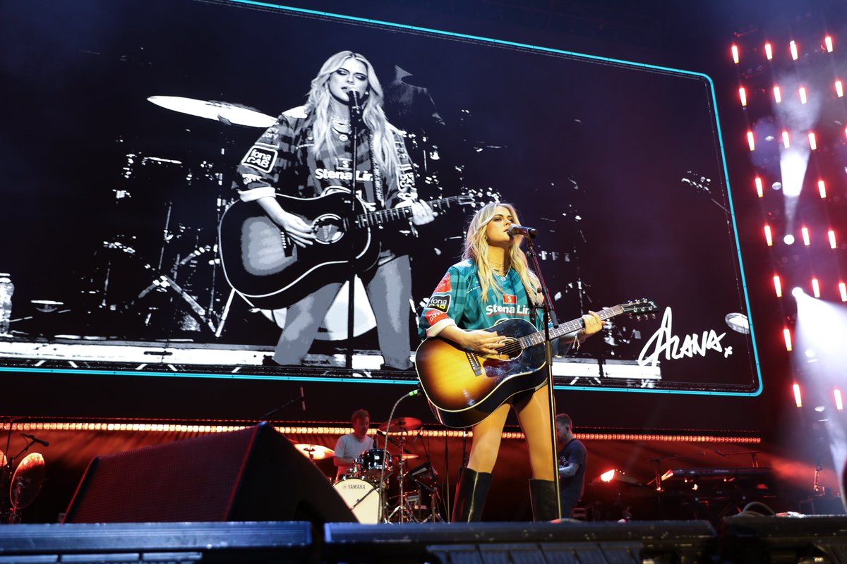 Country To Country Belfast tweet media