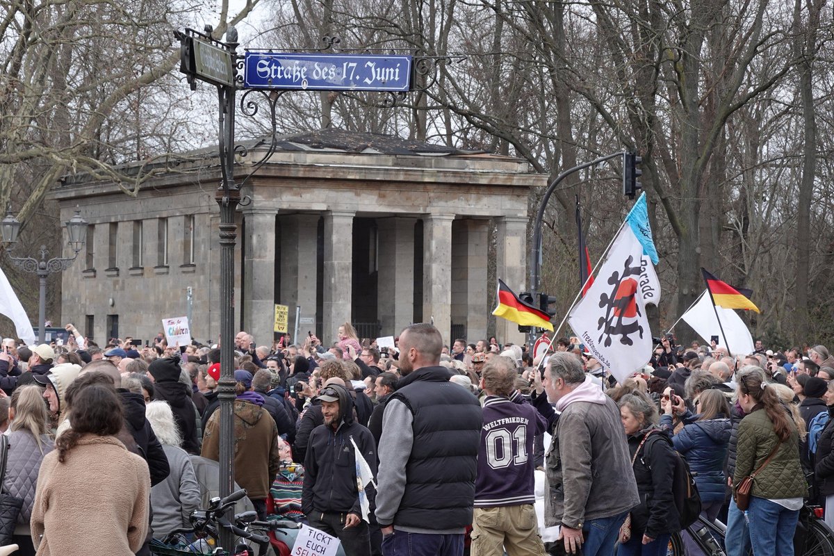 Billy Six tweet media