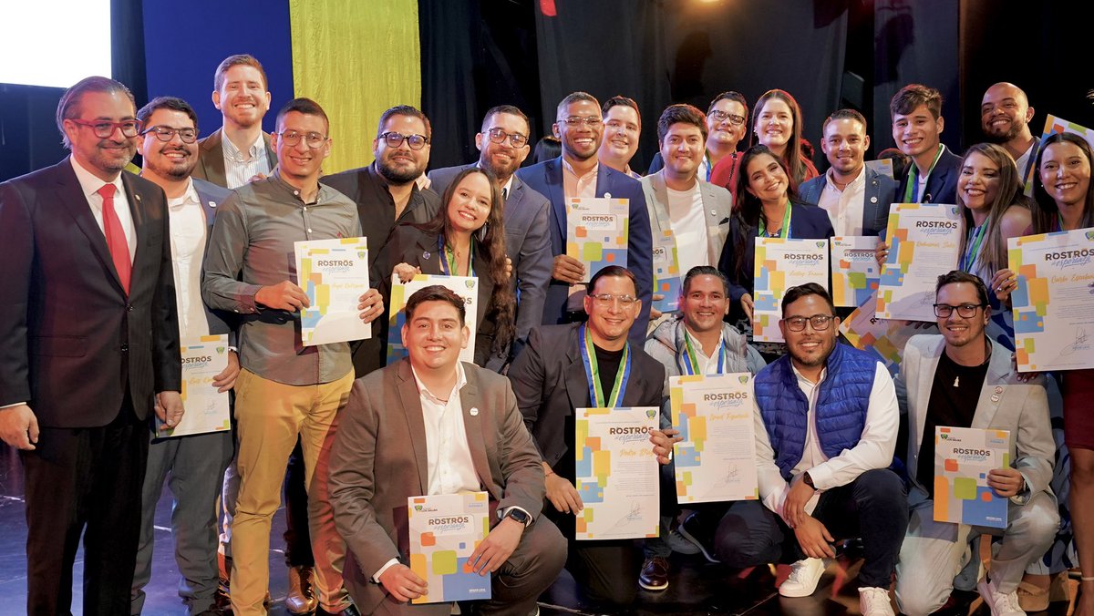 Agradezco a <a href="/edgarlayaj/">Edgar Laya</a>, Alcalde del municipio Los Salias por haberme otorgado la Orden Rostros de Esperanza.

Con el fiel compromiso de seguir construyendo país, siendo ejemplo para las futuras generaciones y luchando por mi amada Venezuela. ¡Seguimos! 🇻🇪