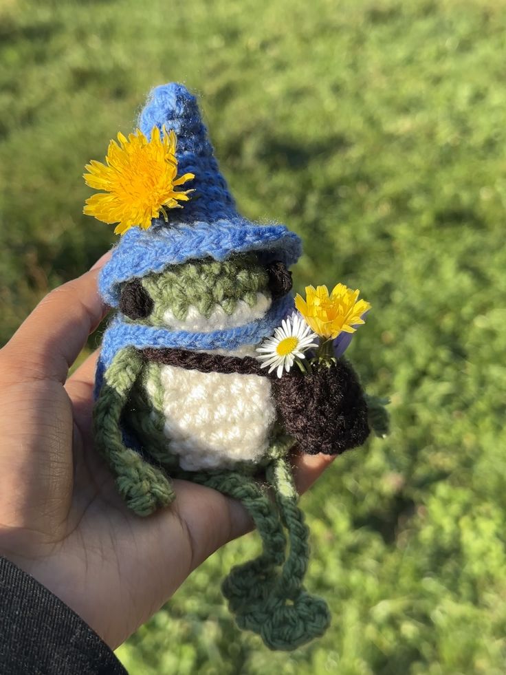 No Context Frogs tweet media