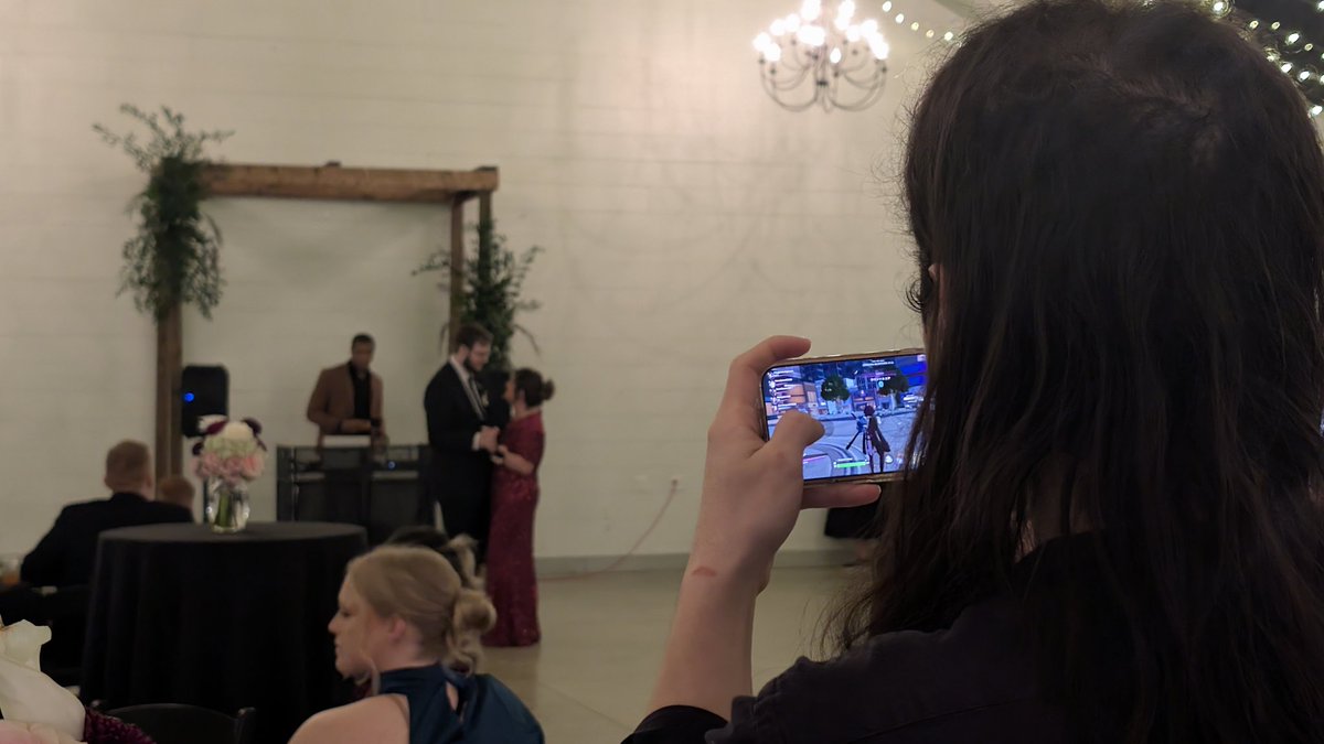 Riedester tweet media