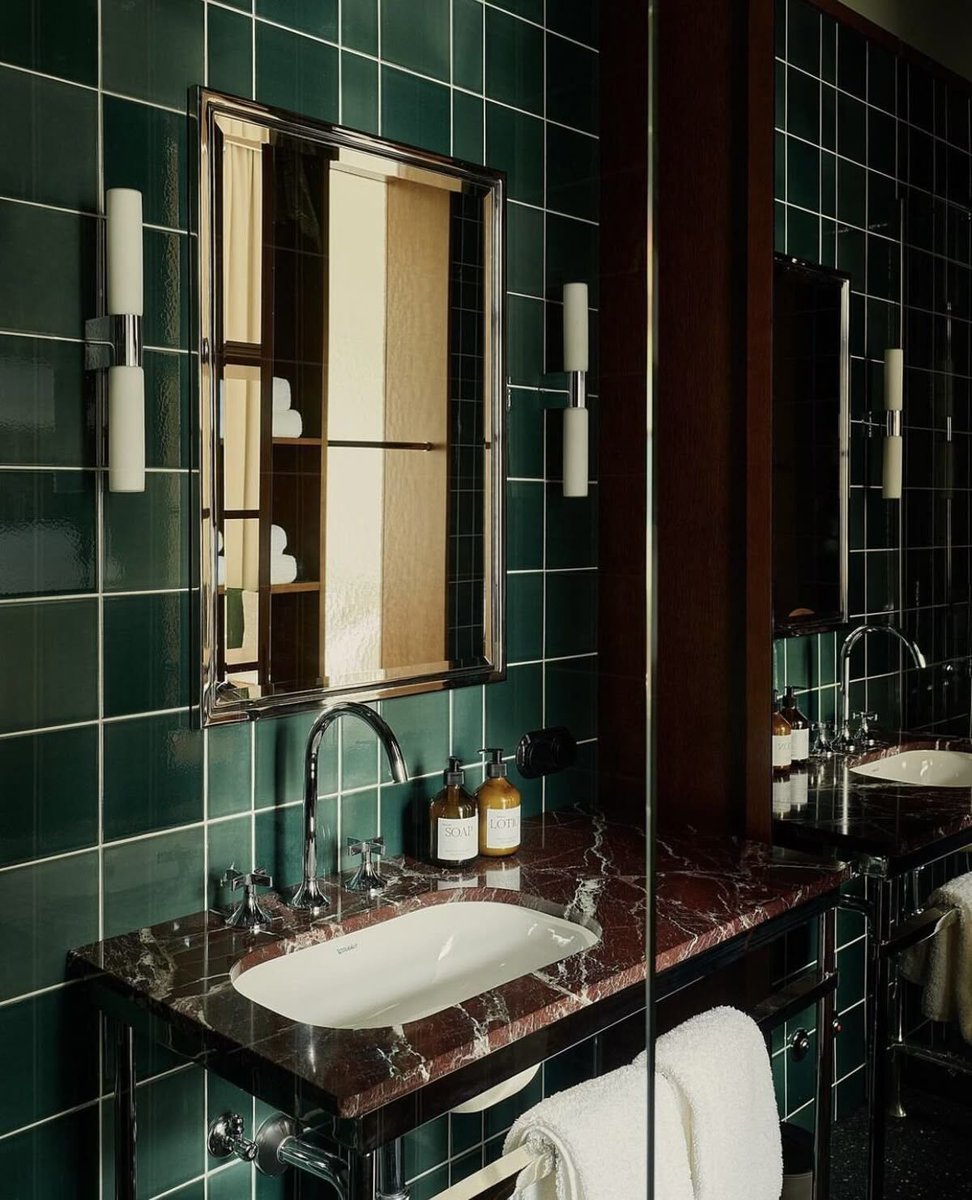 pamvonhadder's tweet photo. what's stopping you from having the colorful bathroom of your dreams? https://t.co/pQ3u9WEzDb