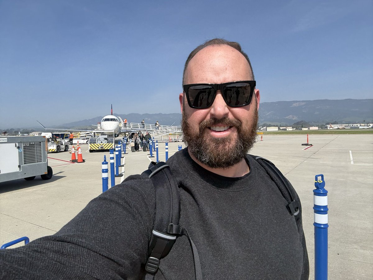 Chris Hatch tweet media