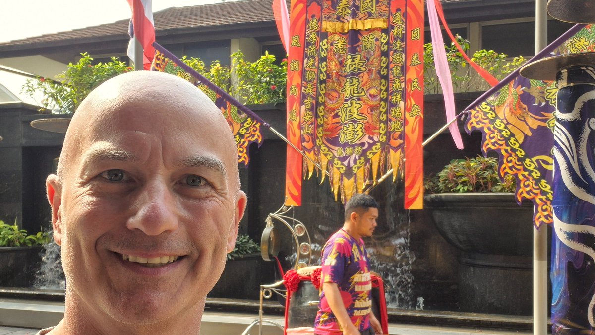chefroddey's tweet photo. Who is ready to go on an adventure?
My next chapter is to teach English abroad. This journey begins in Bangkok Thailand. I will study and certify at TEFL 5 which opens the door to teaching English nearly anywhere.
Follow my blog https://t.co/Y3D9FM5por to learn about my journey https://t.co/tQTfo8UALh