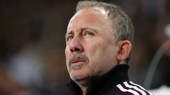 4-5 ay önce Anadolu kulübü başkanları konuşmaya başladı, Beşiktaş’ı yenebiliriz, yenmeye çıkıyoruz vs…

Bugün Anadolu takımları yeniden Beşiktaş’ın seviyesi ile kendilerini bir tutmayı bırakmış durumda. Yeneceklerine inanarak çıkamıyor maçlara. O cesaretleri kırıldı. 

Biz de