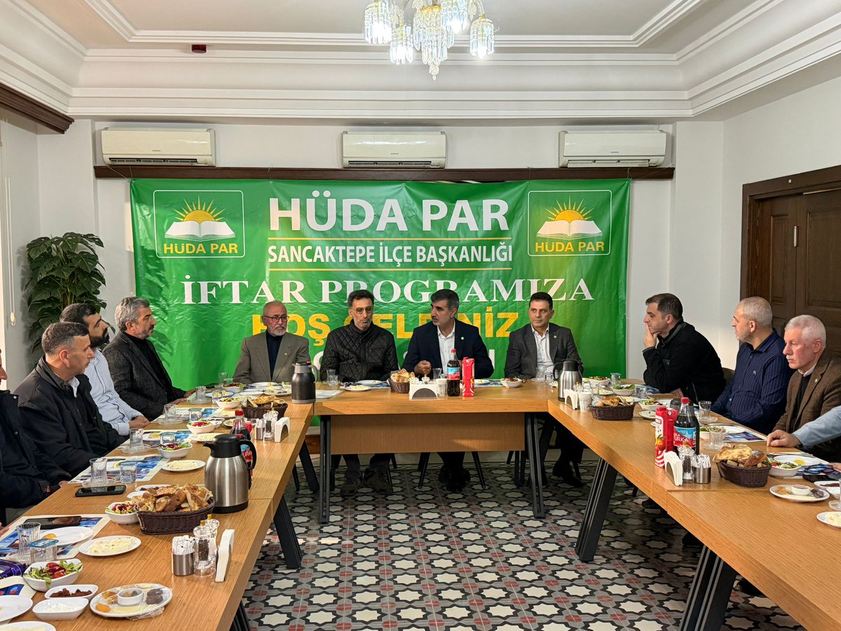 İlçe Başkanımız Sn <a href="/CengizKilic21/">Cengiz Kılıç</a> teşkilatımıza verdiği iftar programında, İl Başkanımız Sn @MehmetEsin de katılım sağlayarak bizleri onurlandırdı. Ramazan ayının bereketini teşkilat mensuplarımızla birlikte paylaşmanın mutluluğunu yaşadık. 🌙