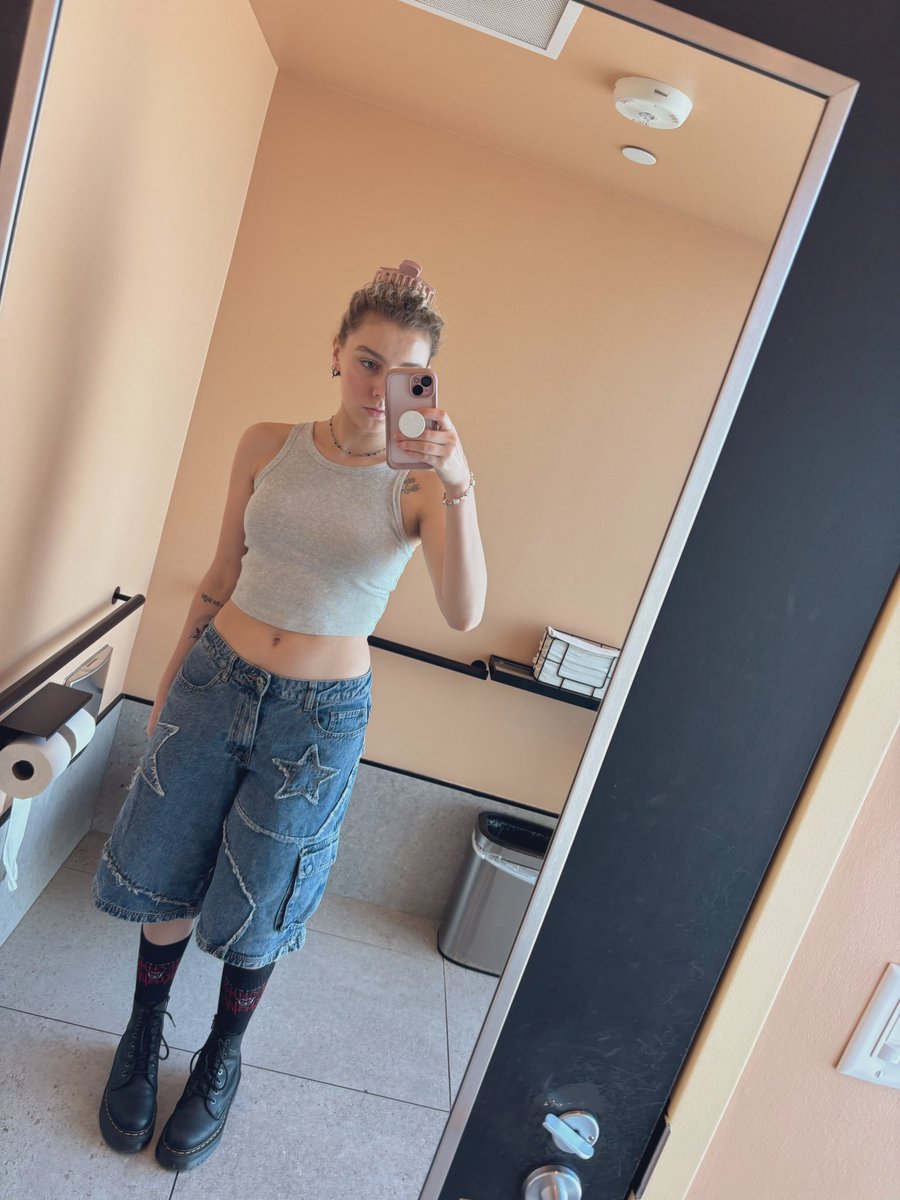 technoblade socks that I bought in 2022 still go crazy