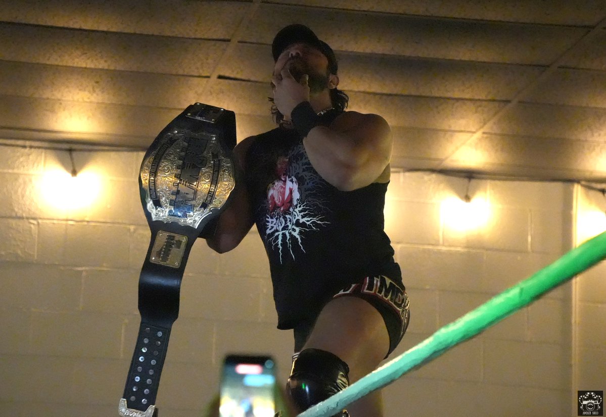 Amber Nicole tweet media