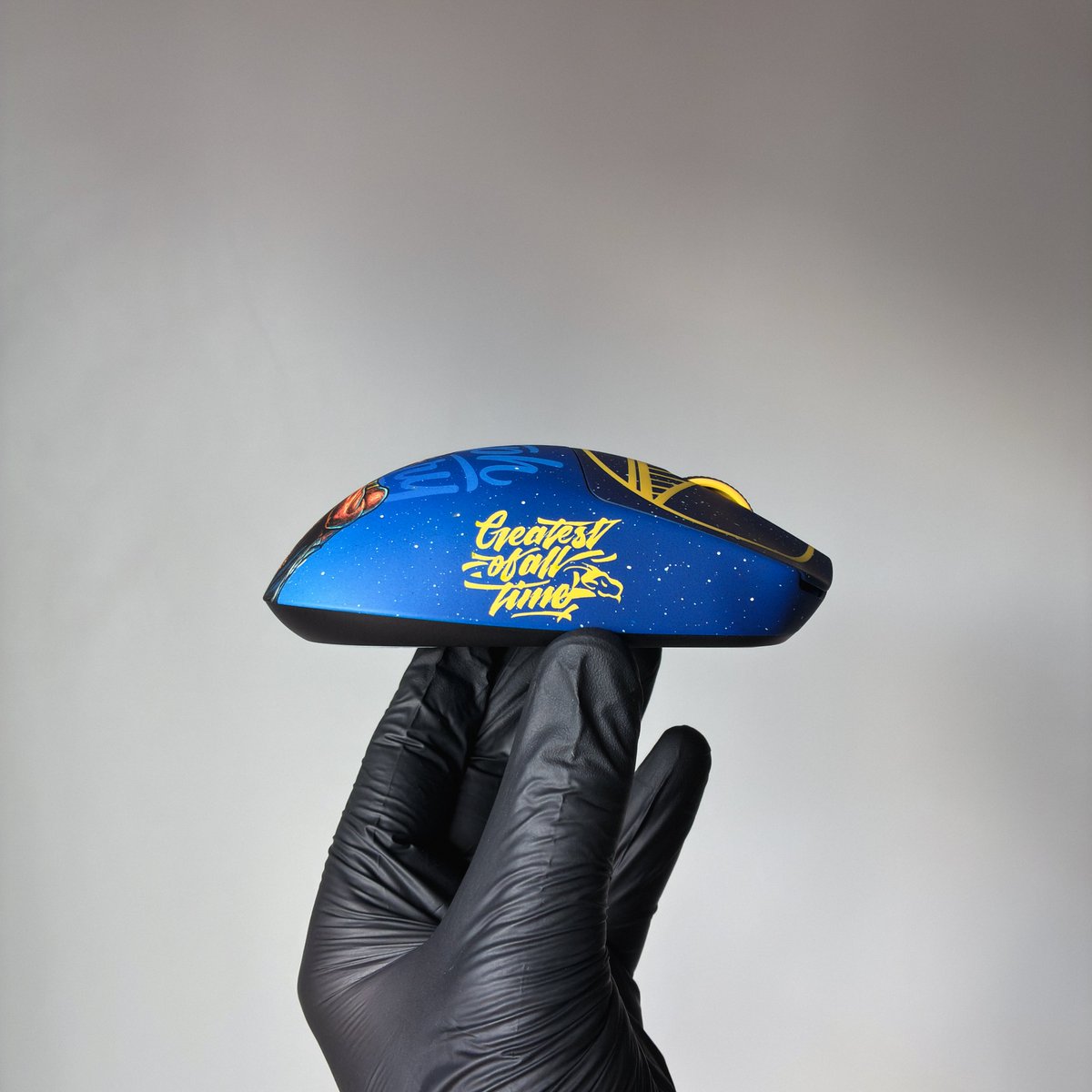 Customice tweet media