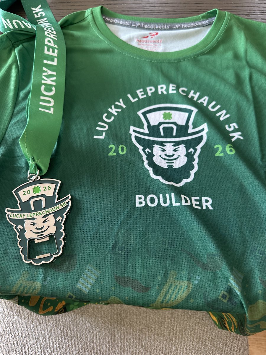 A wonderful start to the day at the Lucky Leprechaun 5k, thanks to TEAM-Boulder Running. 

The Irish music and great swag was a fun bonus and the perfect start to this week's special holiday. #stpatricksday