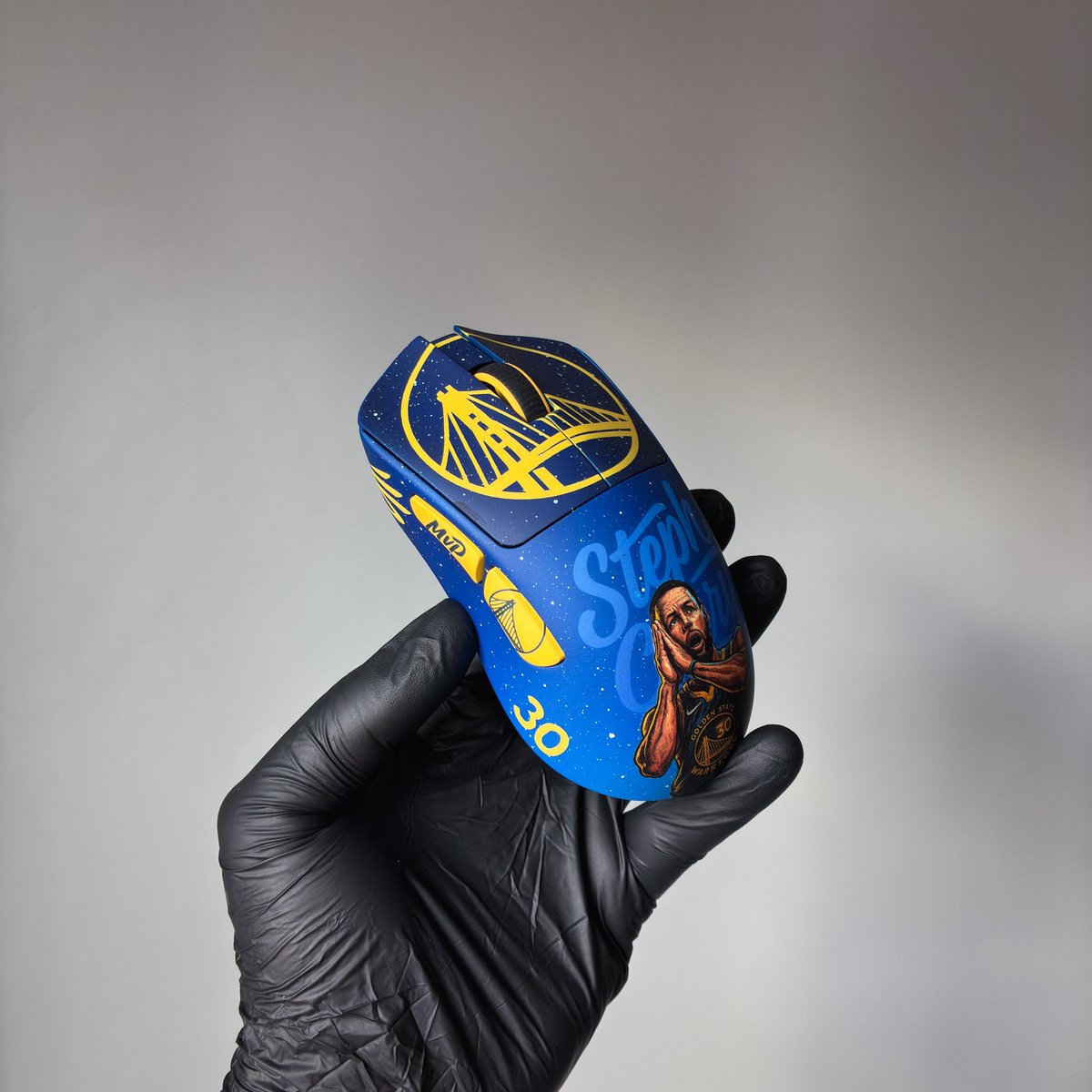 Customice tweet media