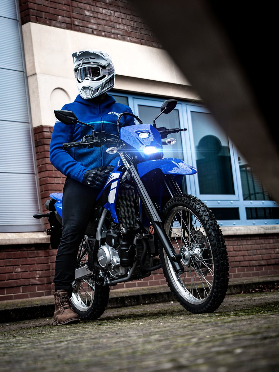 YMUKofficial's tweet image. We can't get over how cool this bike is 😮‍💨 

Road. Trail. The WR125R is built for riders who want to go their own way 🔥 
 
In showrooms now 👀 

#Yamaha #Motorcycles #UKBikers #WR125R