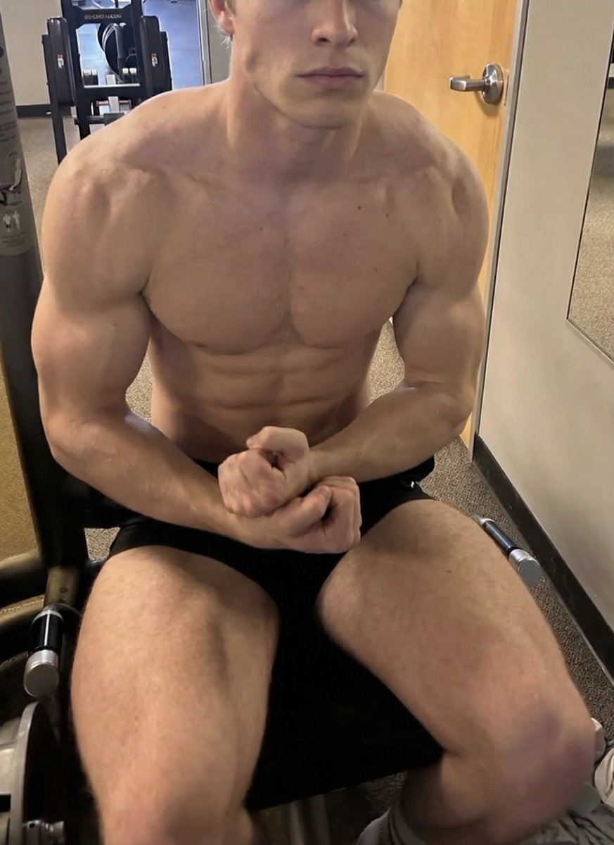 Martinx0f's tweet photo. DM me if you want to have some fun 

RT and say HI 👋 for a gift 

https://t.co/JZaxReyZ8T https://t.co/KkT0BZpinC