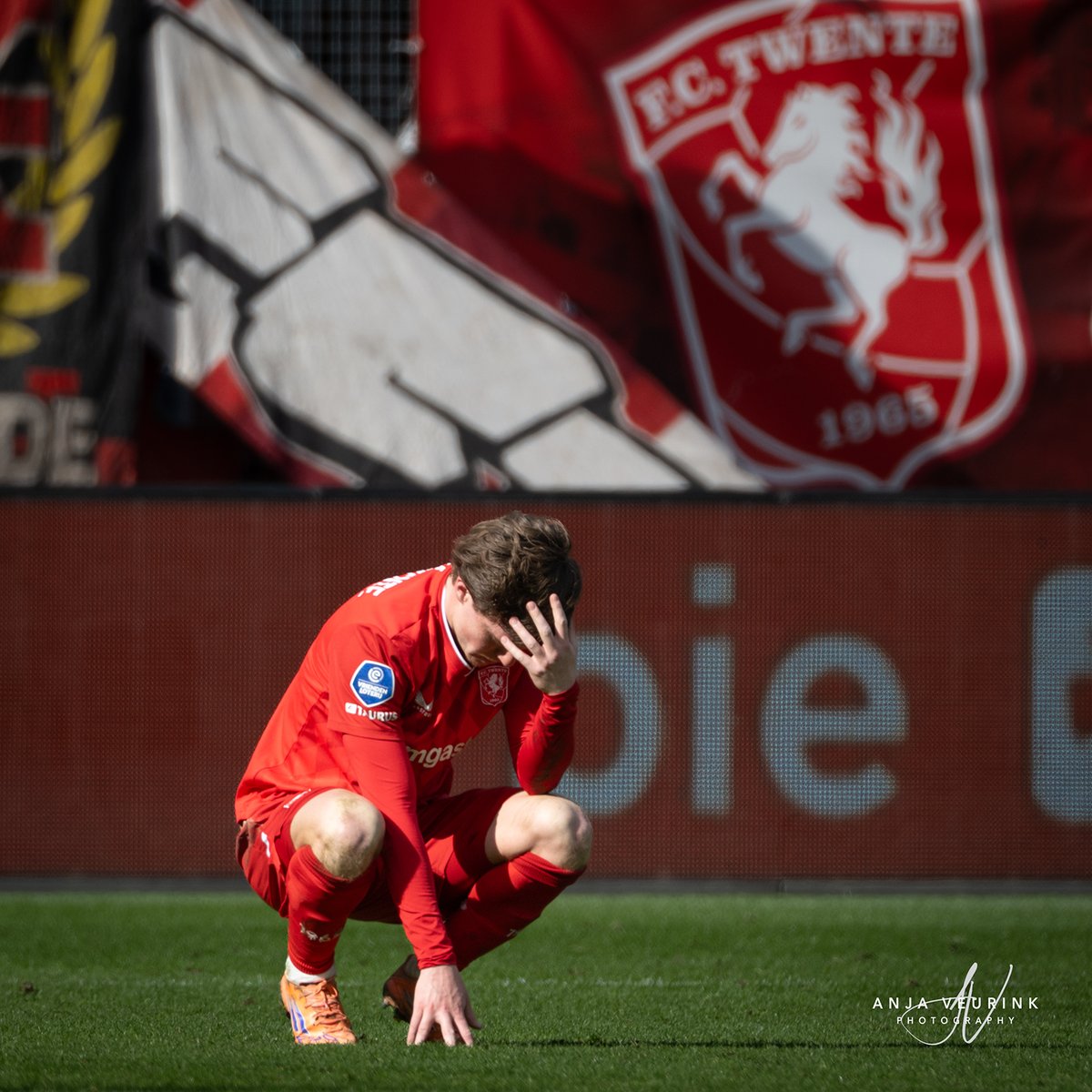 anjaveurink's tweet photo. FC Twente verliest in de Grolsch Veste met 0-2 van FC Utrecht #tweutr #fctwente @fctwente https://t.co/i60XKnEWHe https://t.co/Kq93A9WDH8