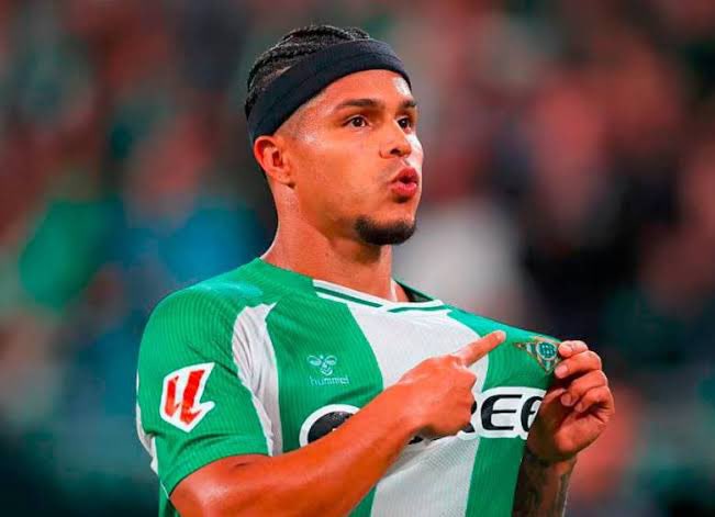 🚨 Este es el Top de los valores de transferencia estimados de los 🇨🇴 en el exterior 💰

Estos son actualmente los principales valores de mercado aproximados entre los futbolistas colombianos internacionales

🥇 Luis Díaz 🔴⚪️ 79,7 millones de euros

🥈 Luis Suárez 🟢⚪️🟢 48,8