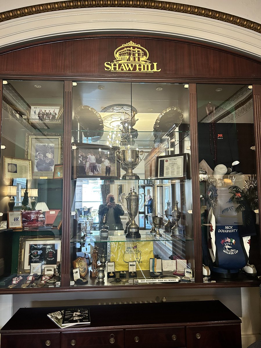 RobertMoss1's tweet photo. Flying visit up north to take the old dear out for lunch. Been a few years since I was at @shawhill1, they don’t seem to honour my 1986 junior stableford win the same way as they honouring @NickDougherty5 🤔🤣 https://t.co/DePmHlYQae