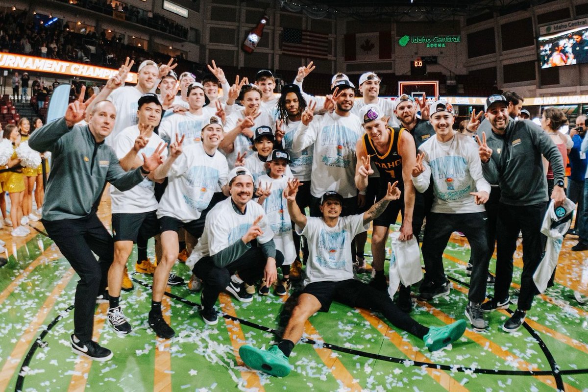 Coach Brandon Laird tweet media