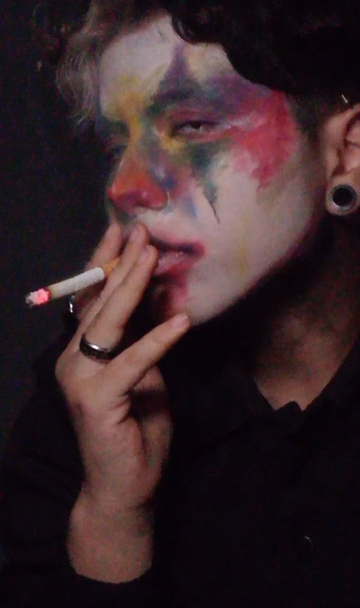 𝕯𝖎𝖊𝖑 📖: Metamorfoses - Kafka tweet media