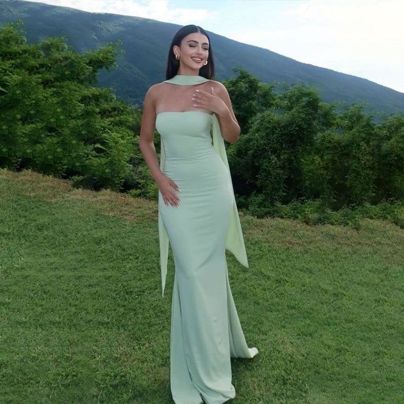 FashionsEnvy1's tweet image. Ready to slay prom night? ✨ This strapless ribbon-trimmed gown ensures an unforgettable entrance! Its fitted sheath silhouette hugs curves perfectly. Shop Now at fashionsenvy.com! #PromReady #PromDress #StraplessGown #PromNight