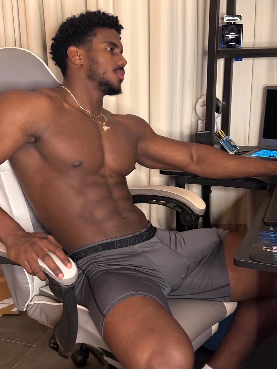 ChocolateBby tweet media