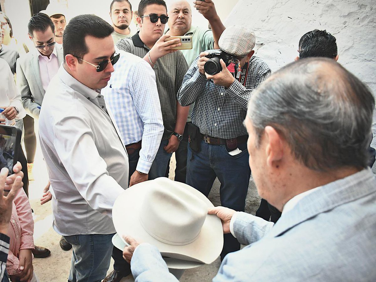 emsa_gdl's tweet photo. ✨ Momentos del sorteo de la Corrida del día de hoy en la Plaza Nuevo Progreso. https://t.co/QyCTTsEOSw