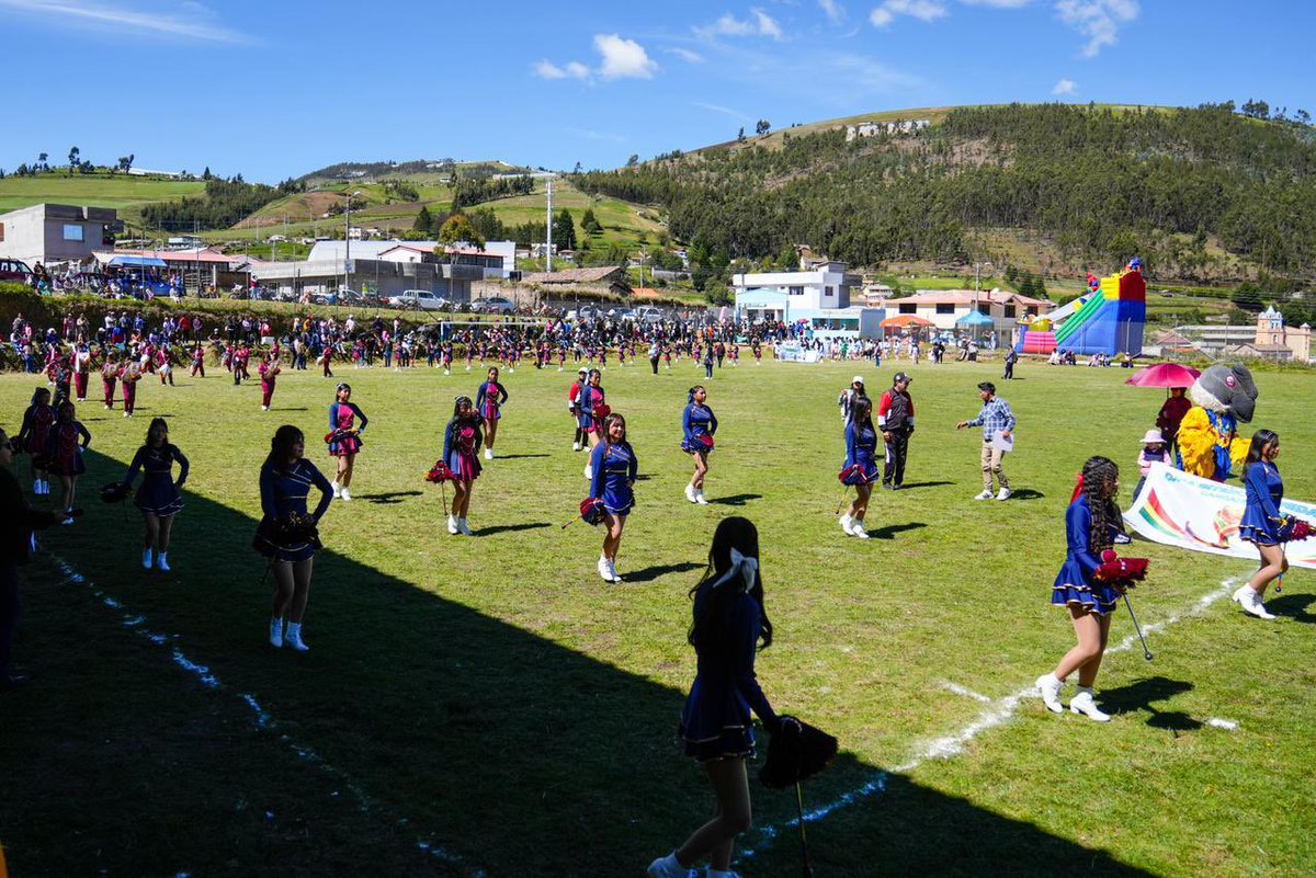 MinGobiernoEc's tweet photo. Promovemos el deporte en todas las latitudes del país como una herramienta de integración, salud y desarrollo social.
Desde el Ministerio de Gobierno seguimos trabajando por territorios más activos y unidos. 🇪🇨 https://t.co/mC3g7VmVI2