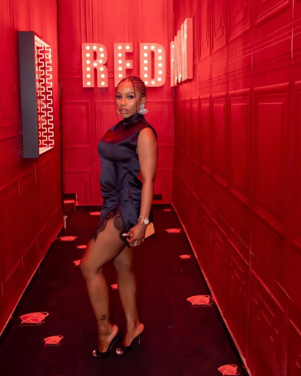 Juicybabylove1's tweet image. @real_mercyeke and her friends looking dapper 🥰🥰🥰🥰🥰 
Money is good 💰💰💰
#mercyeke