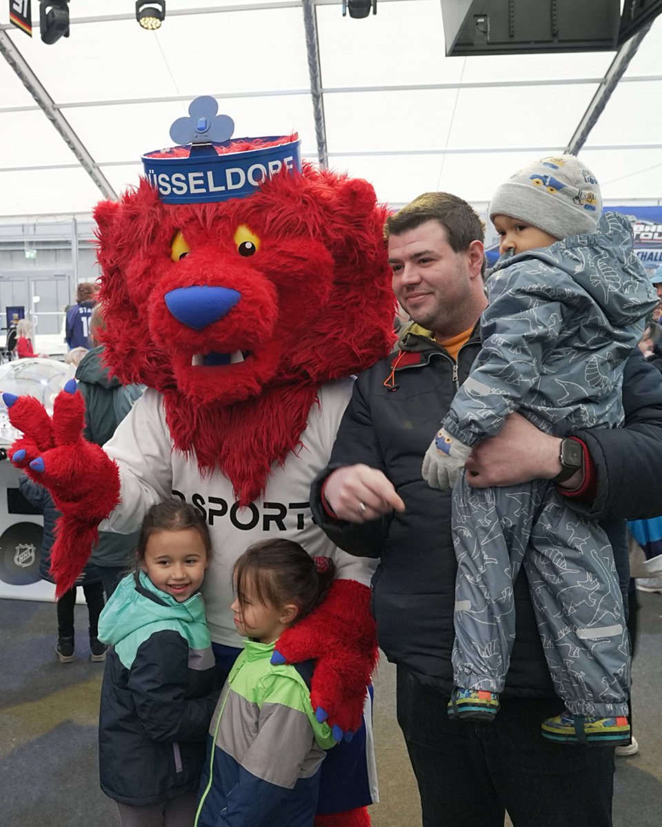 NHLde's tweet photo. Es war uns ein Fest, Düsseldorf! ❤️ Fandet ihr den ersten #HockeyDay in Germany genauso toll wie wir? 🤩 https://t.co/p3UsKUiIKY