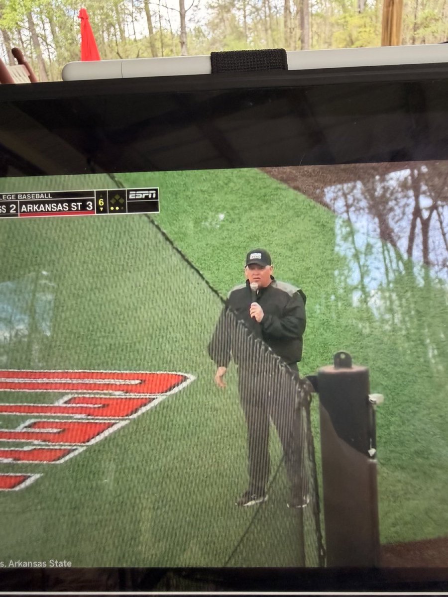 No Context College BSB 2.0 tweet media