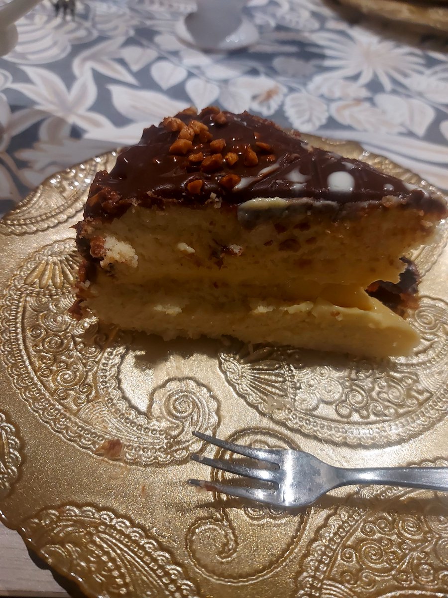 DrKhan_do's tweet image. Wishing everyone a Mother's Day full of rest, relaxation, &amp;amp; appreciation for everything you do.

'Honoring the Many Forms of Motherhood'

#MotheringSunday #MothersDayUK
@DrKhan_do 
(Boston cream doughnut cake 😋)