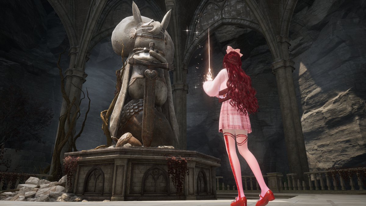 There are some characters I was hoping to take pictures with (a certain queen and knight), but alas, they aren't around for them~

I'm still a little peeved we didn't get outfits based on their outfits after their respective story bits (Knight Nikki when?)~

(4/6)