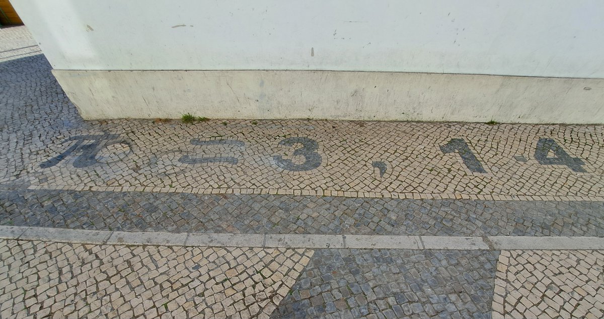 Christopher Howse tweet media