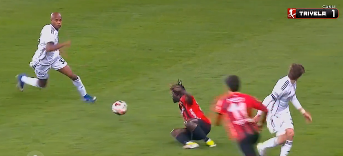 Elliot Alderson tweet media