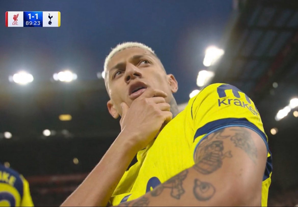 Don’t think this Lad would have sent his friends or Family in our End wearing Red 🐦 <a href="/richarlison97/">Richarlison Andrade</a>