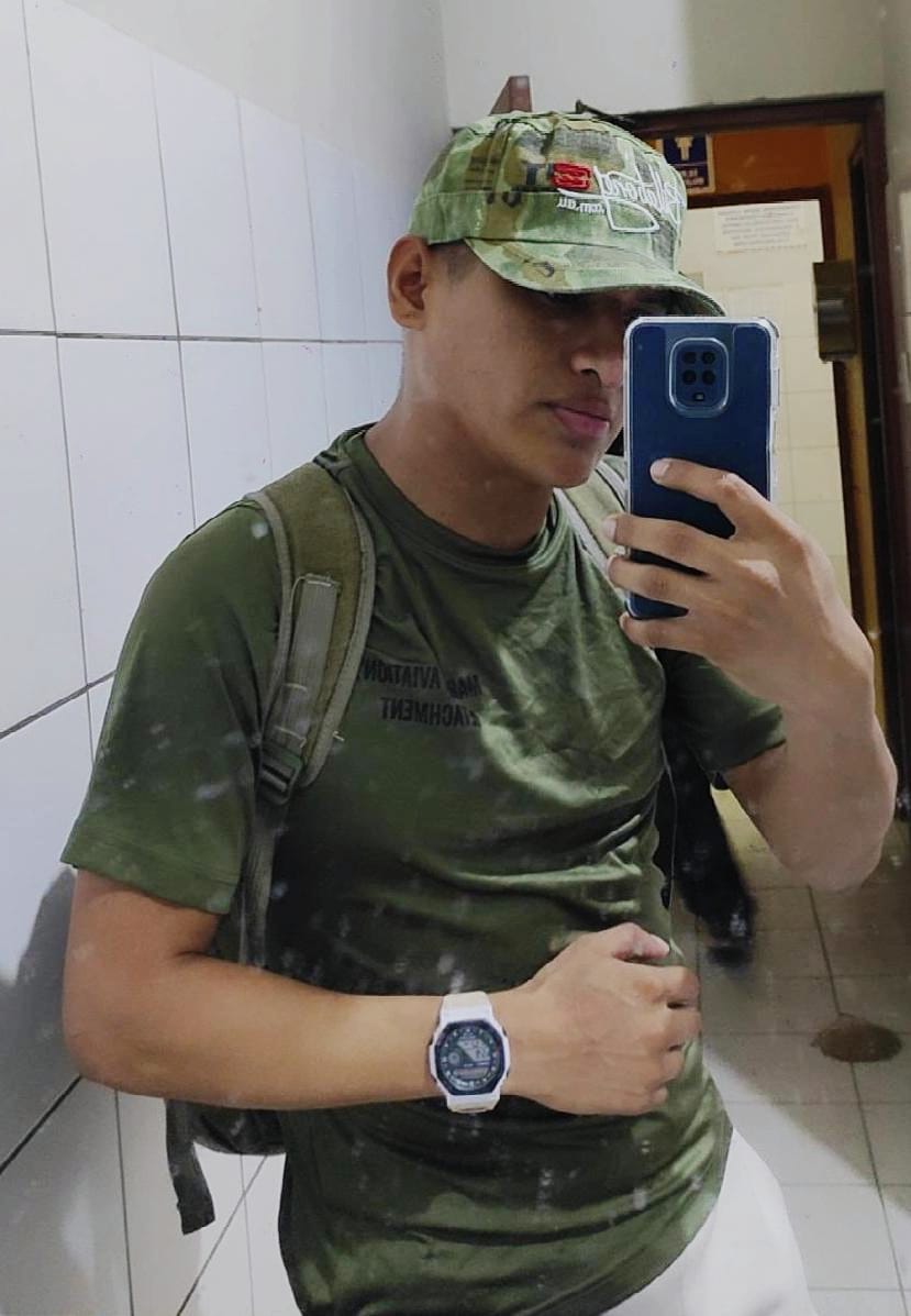 Gonza2951234's tweet photo. Alguien que me invite a conocer algún Sauna😈🥵🔥 https://t.co/yxa6asNs00