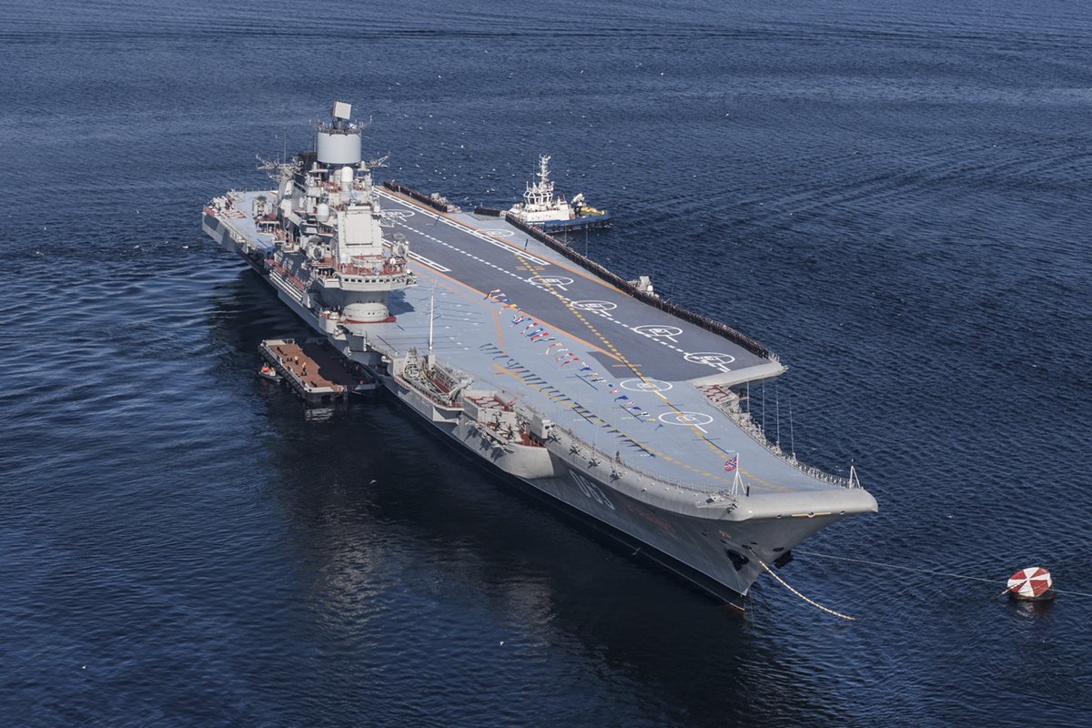 SparthakRX's tweet image. El Almirante Kuznetsov es el único portaaviones de la Armada de Rusia, un buque de la era soviética. Actualmente, se encuentra en un estado de incertidumbre crítica, con reportes recientes que sugieren su posible desmantelamiento definitivo...

#Kuznetsov