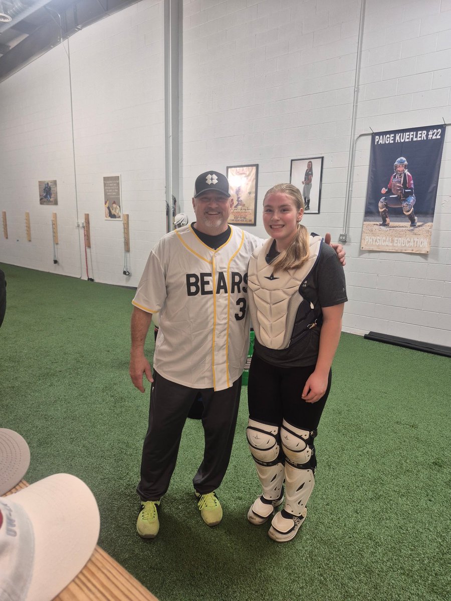 MaddieMay0209's tweet photo. Just finished the elite backstops winter sessions today, huge thank you to Coach Mike for making me an all around better catcher. Looking forward to attending the program again next year! @CatchingCoach @GraysPrideDB_09 @GOWHS_Softball https://t.co/EBe6jhIosm