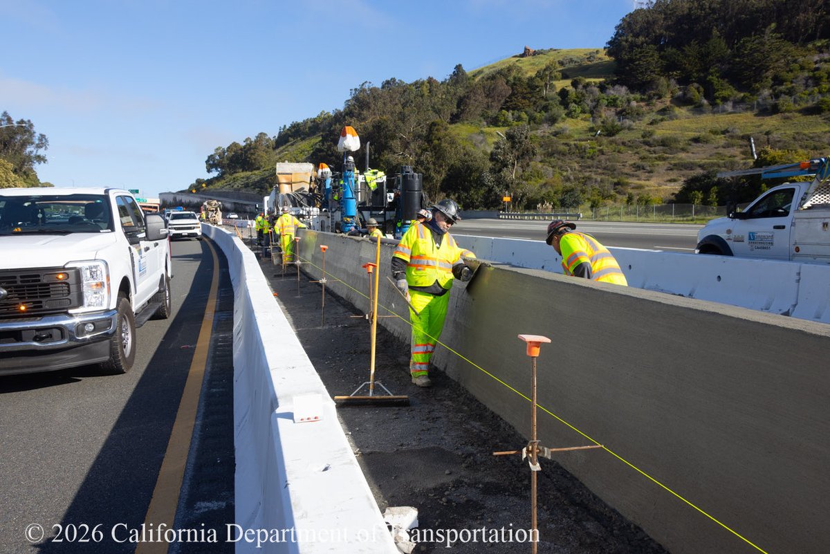 CaltransD4's tweet image. More images from the weekend project underway on the U.S. 101 Bayshore Freeway. Work will be completed by 6 a.m. Monday, until then plan early and refer to #Quickmap and download our detour to avoid delays at sfhighwayprojects.com