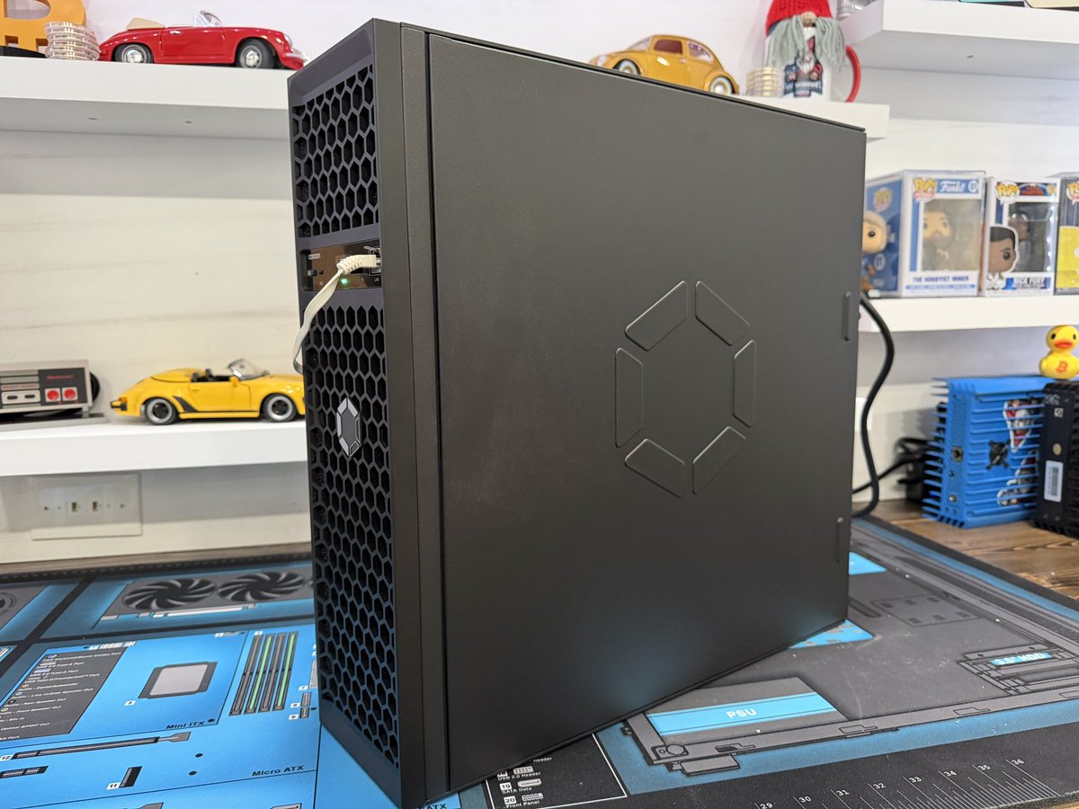 TheHobbyistMiner tweet media