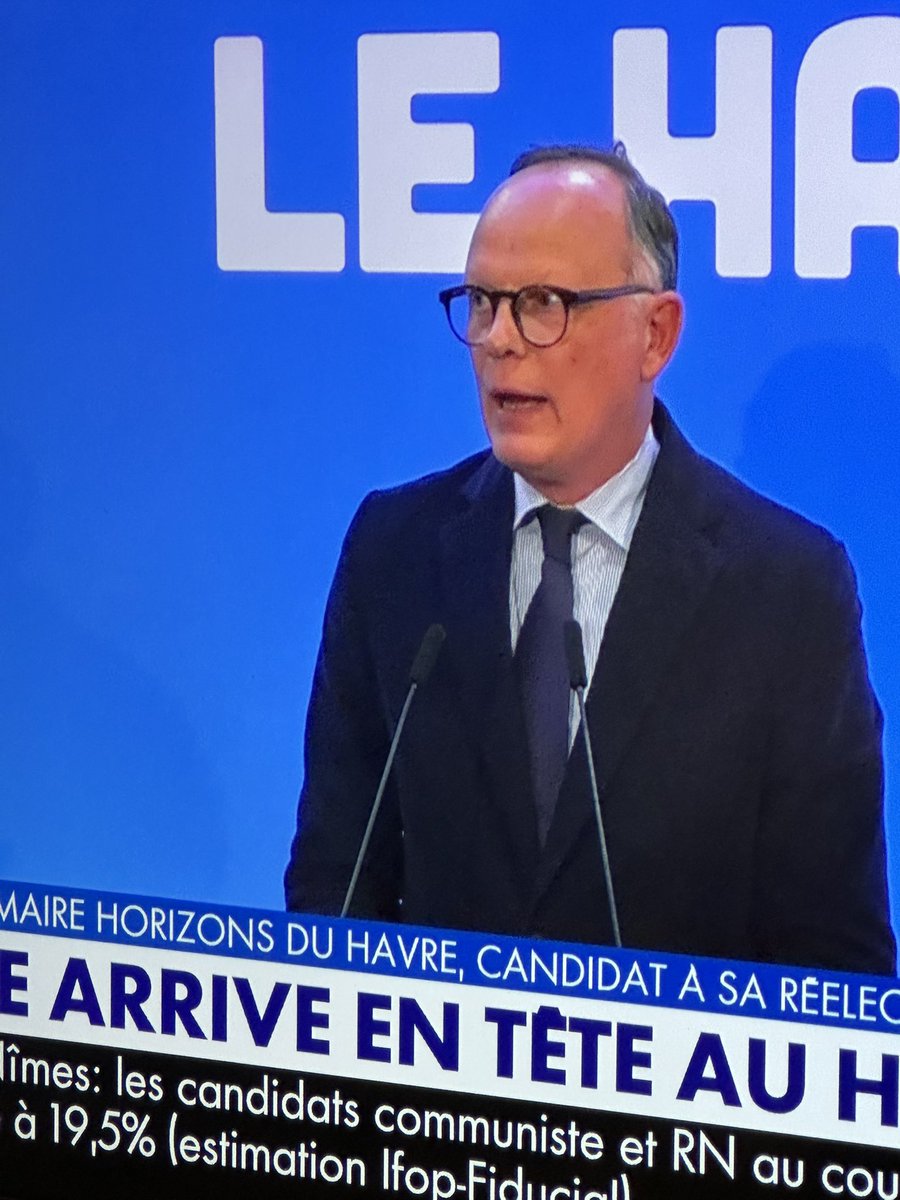 «Je ferme Fessenheim, j'éborgne les gilets jaunes, j'impose le confinement et la piquouse, les 80km/h (une blague pour rire), merci les cons.»