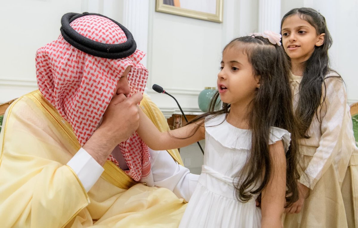 nayefalsade's tweet photo. تشرفت بالتكريم من سمو أمير المنطقة  #سلمان_بن_سلطان في مبادرة كلنا أهل3
الشكر الجزيل لسموه على رعايته الكريمة ، ولوزارة الموارد البشرية ممثلة بالمهندس عبدالله الصاعدي على جهودهم المباركة.
ومثل هذه المبادرات المجتمعية ذات الأثر المستدام تستحق دعم رجال الأعمال والمجتمع التجاري. https://t.co/2AHR2Swvtn