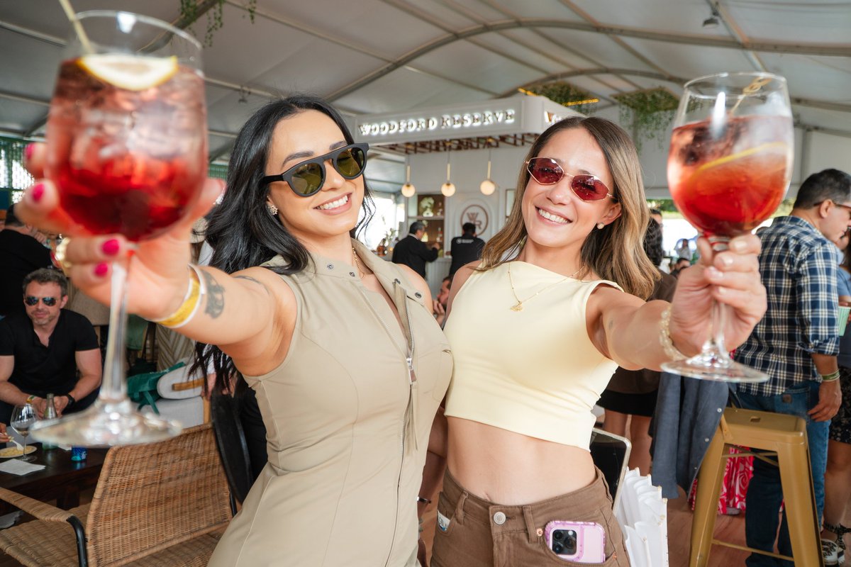 SaborEsPolanco's tweet image. ¡Las puertas ya están abiertas y la celebración gastronómica ha comenzado! Sabores extraordinarios, grandes chefs y experiencias únicas te esperan en este increíble festival. 🍽️🎉
Aún estás a tiempo de vivirlo #Gastronomico #Gourmet #Premium #Polanco #CDMX #BoletosDisponibles