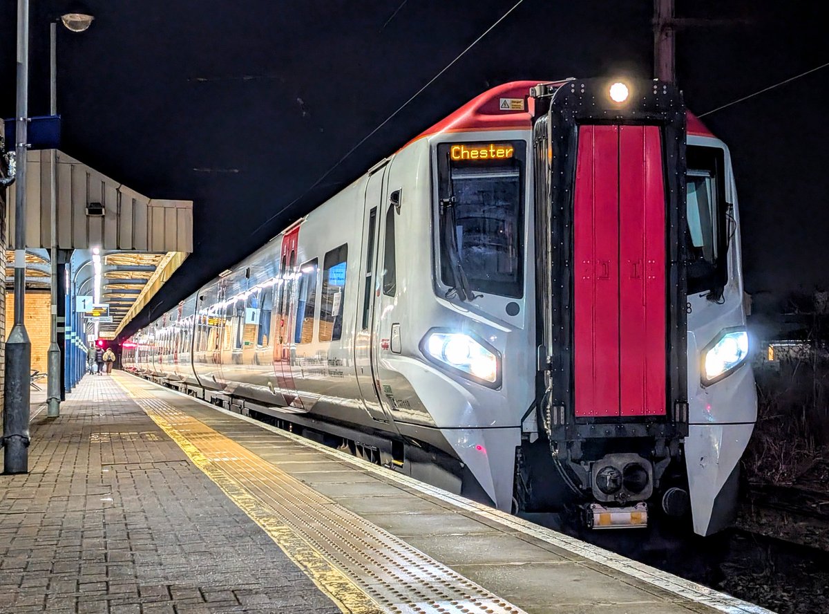 DownOnTheStour's tweet photo. This isn't my train back to Wolves 😅

With everything headed Stafford bound being cancelled at Piccadilly it's CAF to the rescue to Warrington Bank Quay 🤣

#DOTS #trainphotography #railwayphotography #CAF #class197 #transportforwales https://t.co/g1C0kTDdrL