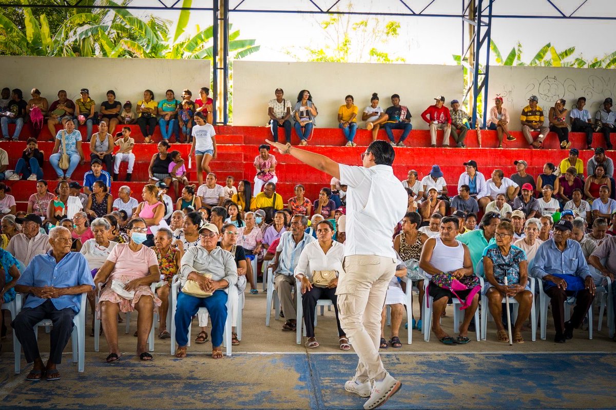 Hoy entregamos en Sincé 500 canastas familiares, lo que representa cerca de 16 toneladas de alimentos para apoyar a muchas familias de nuestro municipio.

Un esfuerzo posible gracias al trabajo articulado con <a href="/ADR_Colombia/">Agencia de Desarrollo Rural 🇨🇴</a> y el programa Hambre Cero del Gobierno Nacional.