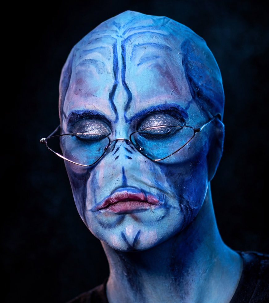 EngelBurtMeow's tweet photo. ✨⭐️Seer Selfie! ⭐️ ✨
Tried out my new camera and I think it likes Isgarren. Or is it the other way around?!
If the Astral Ward has any questions… I was never here…
Sponsored by ArenaNet @GuildWars2 - Thank you!
#GuildWars2 #GW2 #Cosplay #MakeupDesign https://t.co/FHdSndujZx