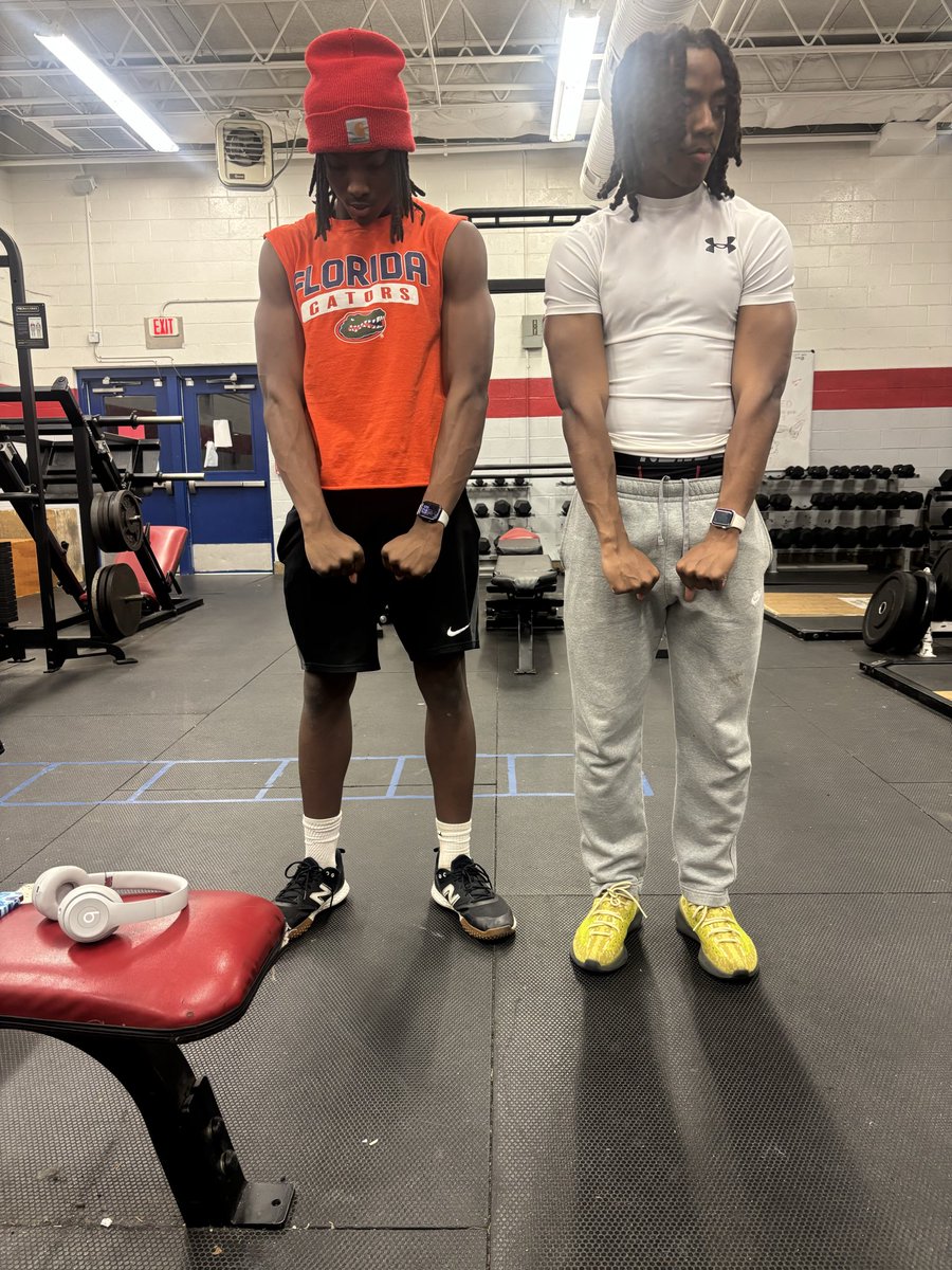 Zeehall7's tweet photo. Offseason grind💯  #classof2028 @DCherry55 @CoachAyye @JahlenBatty2026 https://t.co/PM6vxBXkK7