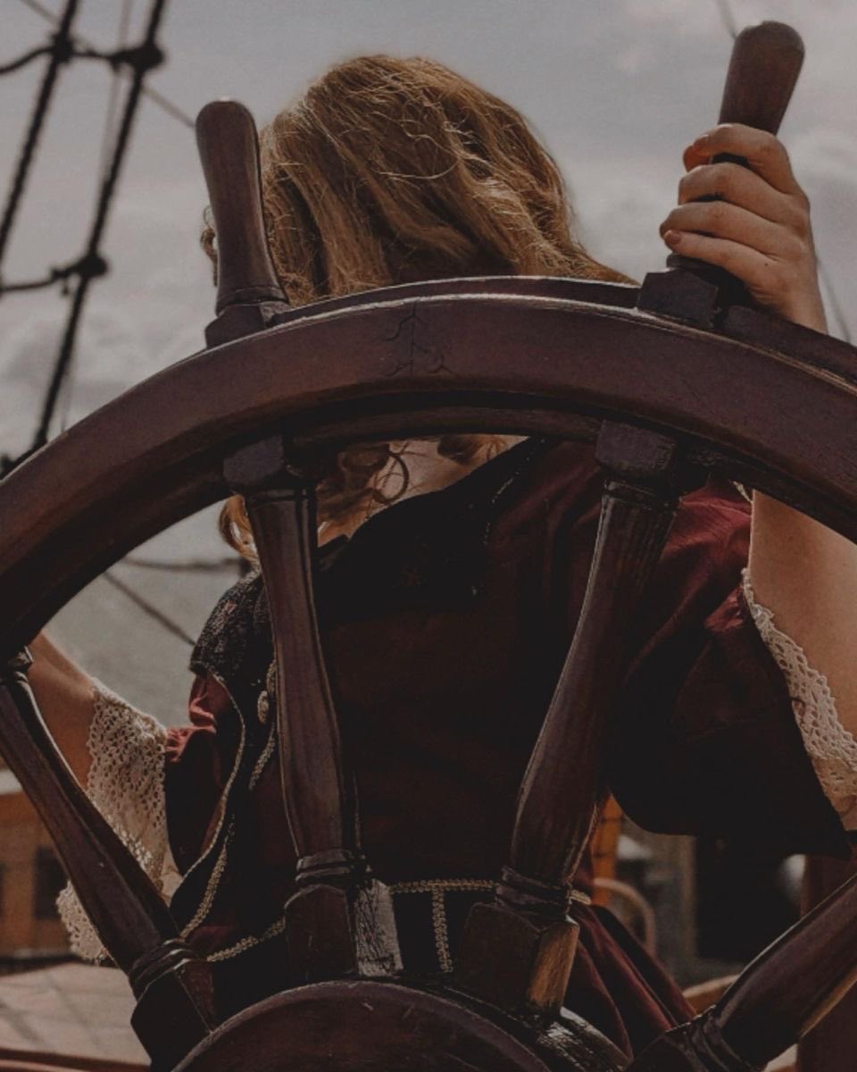 *.• 𝙴𝙻𝙸𝚉𝙰𝙱𝙴𝚃𝙷 𝚂𝚆𝙰𝙽𝙽 tweet media