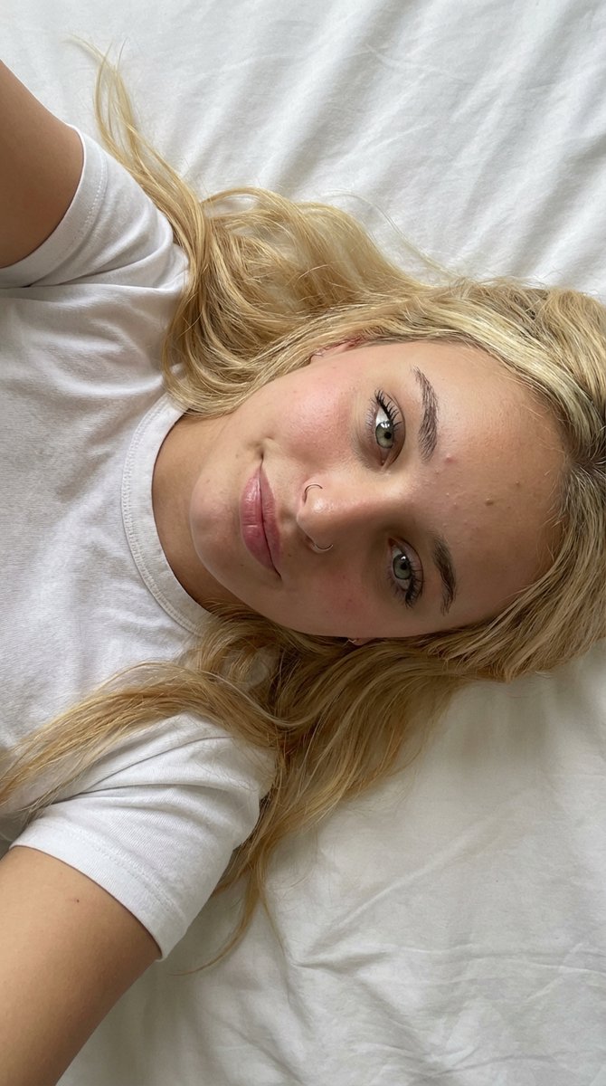 Briana 🌼 tweet media